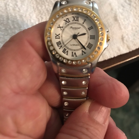 Beautiful Women’s Precision Quartz Gruen Watch NWOT! - Picture 3 of 5